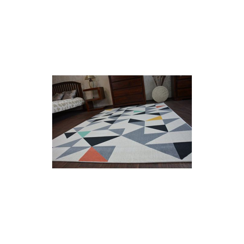 Dywan SCANDI 18214/763 - TRÓJKĄTY 80x150cm Dywan SCANDI 18214/763 - TRÓJKĄTY 80x150cm