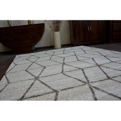 Dywan SHADOW 818 cream / l. beige - Trójkąty 80x150cm Dywan SHADOW 818 cream / l. beige - Trójkąty 80x150cm