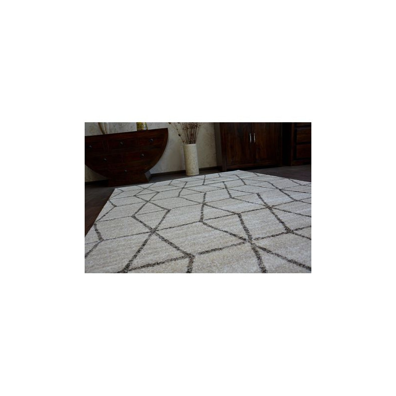 Dywan SHADOW 818 cream / l. beige - Trójkąty 280x370cm Dywan SHADOW 818 cream / l. beige - Trójkąty 280x370cm