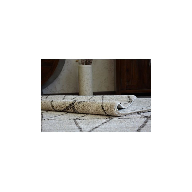 Dywan SHADOW 818 cream / l. beige - Trójkąty 280x370cm Dywan SHADOW 818 cream / l. beige - Trójkąty 280x370cm
